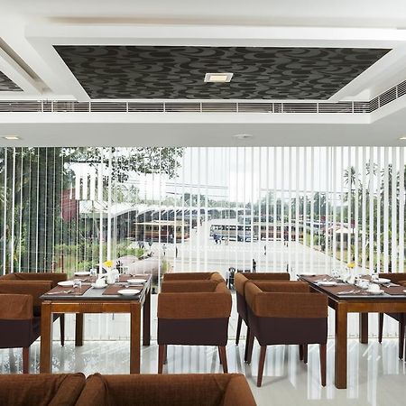 Hotel Abaam Cochin Kochi Exterior foto