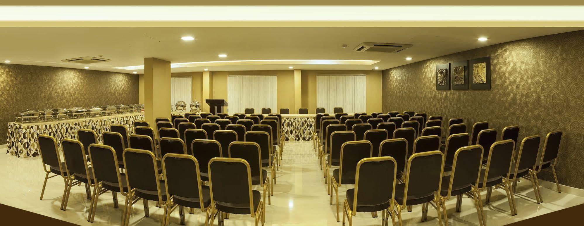 Hotel Abaam Cochin Kochi Exterior foto